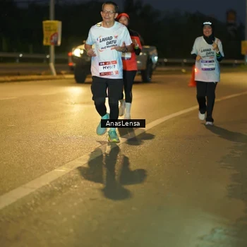 Runner Photo 7732869