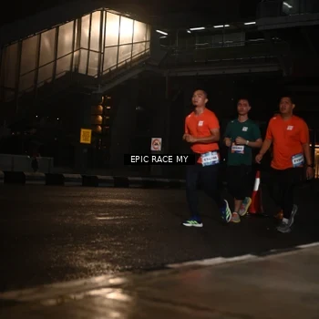Runner Photo 7732895