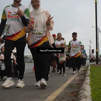 Runner Photo 7732896