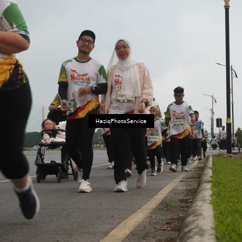 Runner Photo 7732907