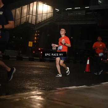 Runner Photo 7732909