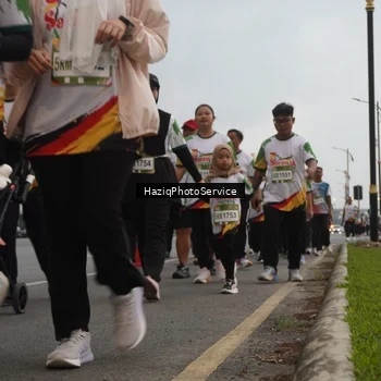 Runner Photo 7732915