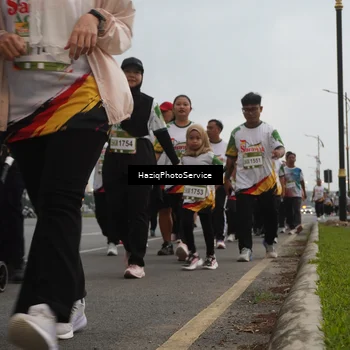 Runner Photo 7732938