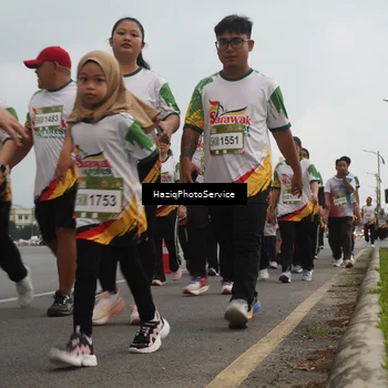 Runner Photo 7732943