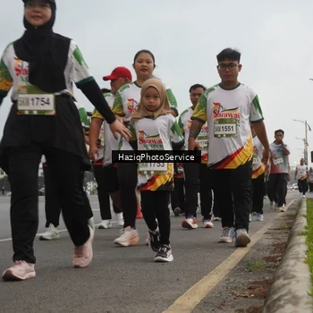 Runner Photo 7732954