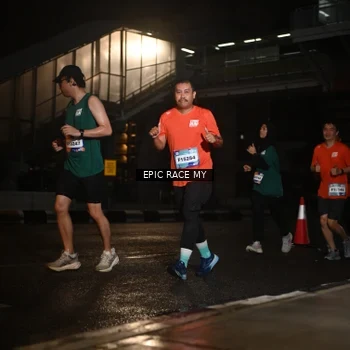 Runner Photo 7732990