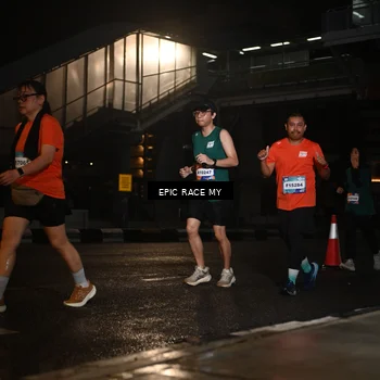 Runner Photo 7733039
