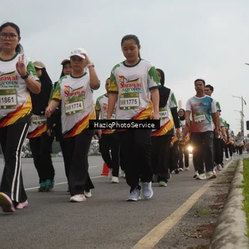 Runner Photo 7733051