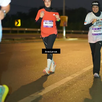 Runner Photo 7733062