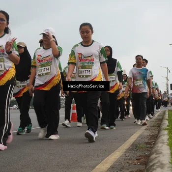 Runner Photo 7733070