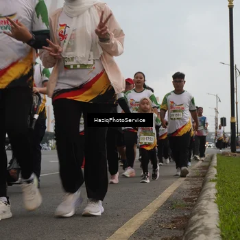 Runner Photo 7733074