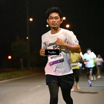 Runner Photo 7733080