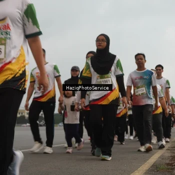 Runner Photo 7733159