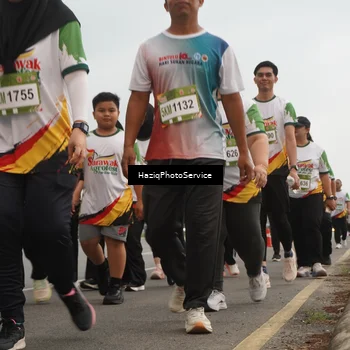 Runner Photo 7733195