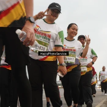 Runner Photo 7733304