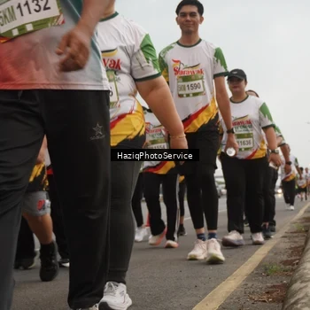Runner Photo 7733347