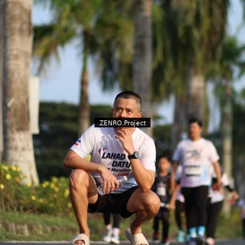 Runner Photo 7733444
