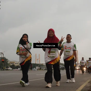 Runner Photo 7733473
