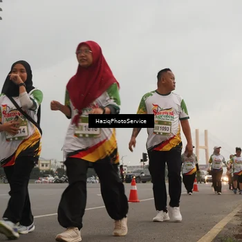 Runner Photo 7733505