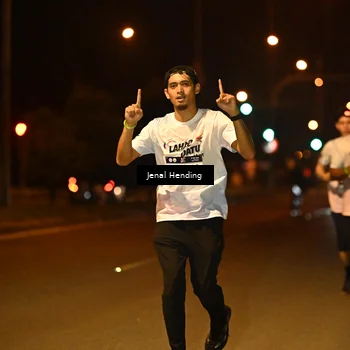 Runner Photo 7733617
