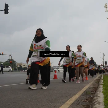 Runner Photo 7733663