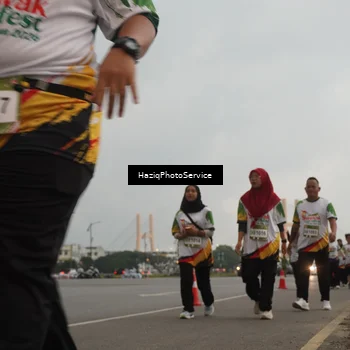 Runner Photo 7733696
