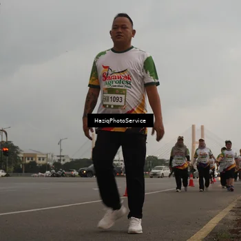 Runner Photo 7733755