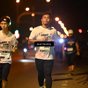 Runner Photo 7733848