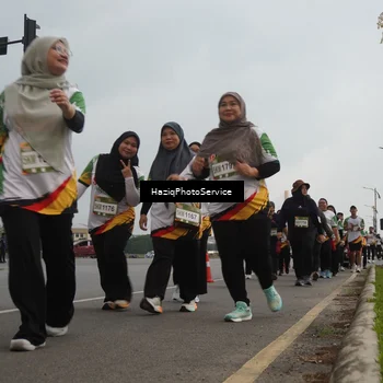 Runner Photo 7733884