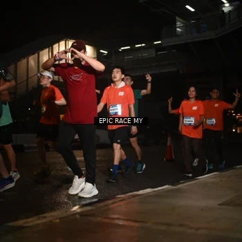 Runner Photo 7733895