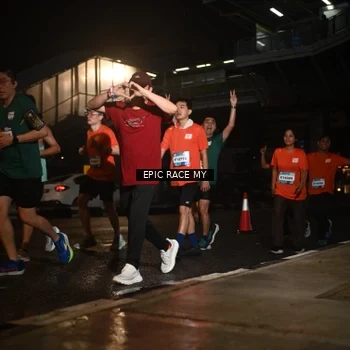 Runner Photo 7733911