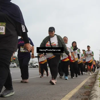 Runner Photo 7733994