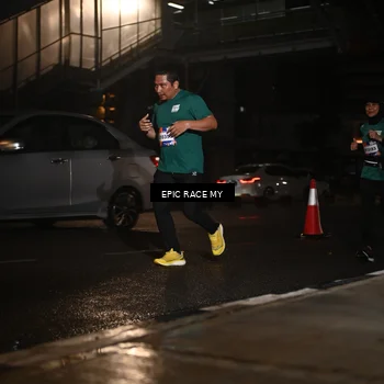 Runner Photo 7734012