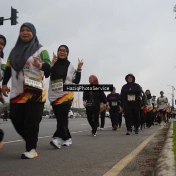Runner Photo 7734027