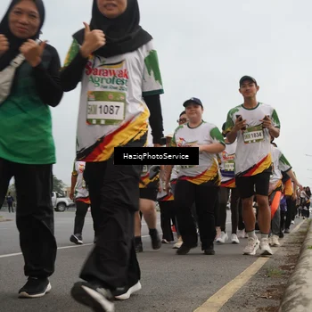 Runner Photo 7734091