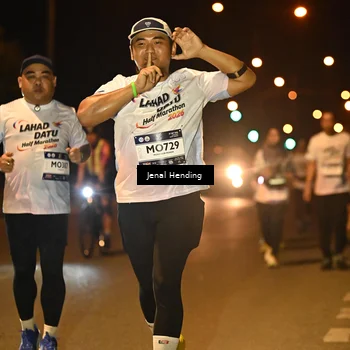Runner Photo 7734100