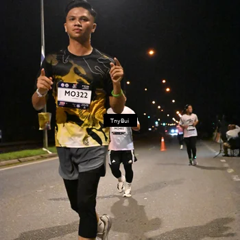 Runner Photo 7734105