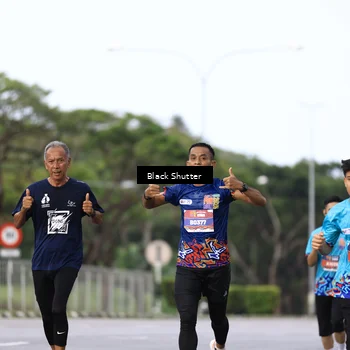 Runner Photo 7734110