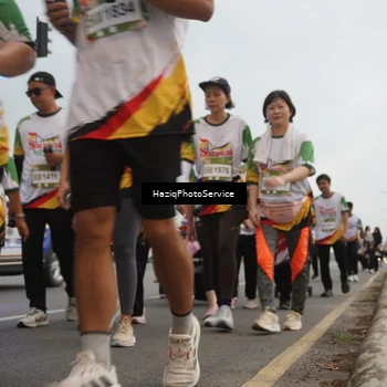 Runner Photo 7734112