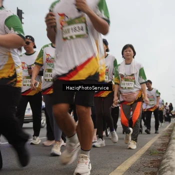 Runner Photo 7734123