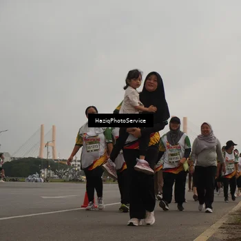 Runner Photo 7734214