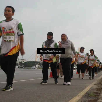 Runner Photo 7734242