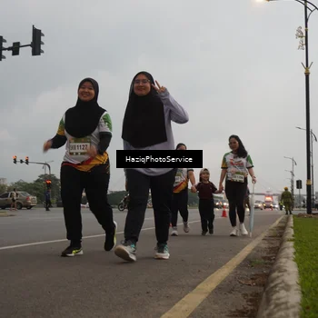 Runner Photo 7734600