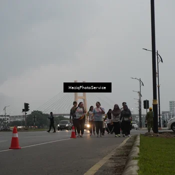 Runner Photo 7734633