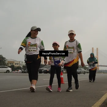 Runner Photo 7734914