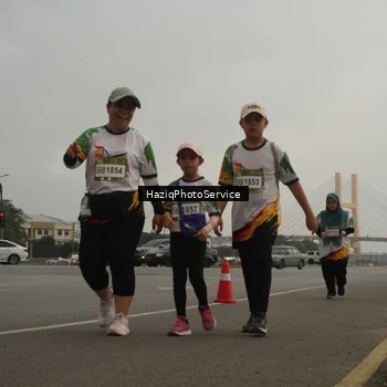 Runner Photo 7734939