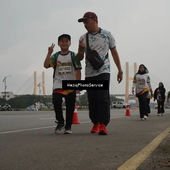 Runner Photo 7734978