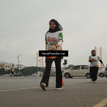 Runner Photo 7735030