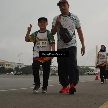 Runner Photo 7735031