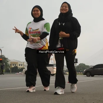 Runner Photo 7735088